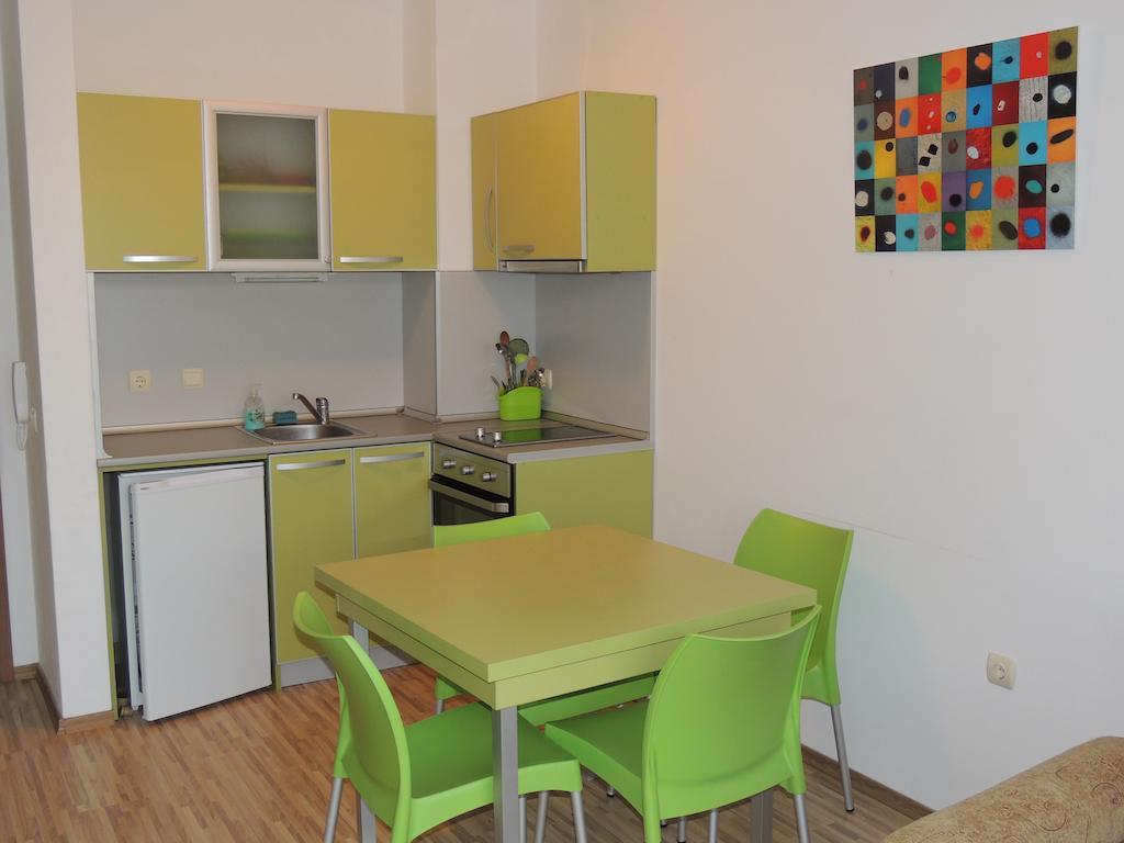 Apartments In Relax Complex Fantasy Χισάρια Δωμάτιο φωτογραφία